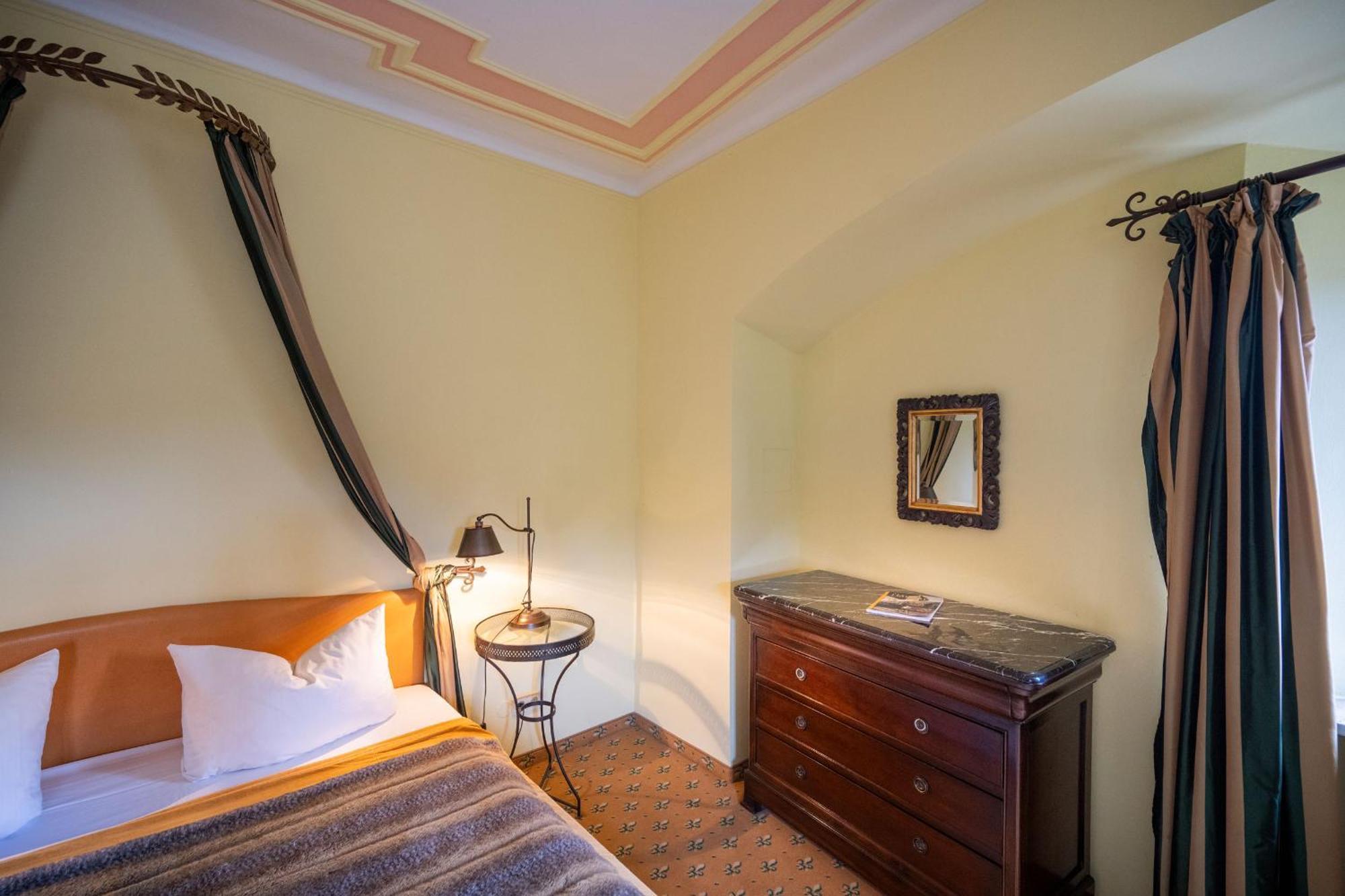 Hotel Burg Rabenstein à Kirchahorn Chambre photo